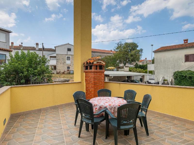 Holiday Home in Rovinjsko with Pool - image 13