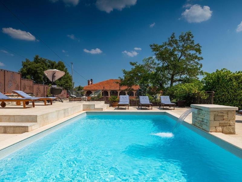Holiday Home in Rovinjsko with Pool - image 30
