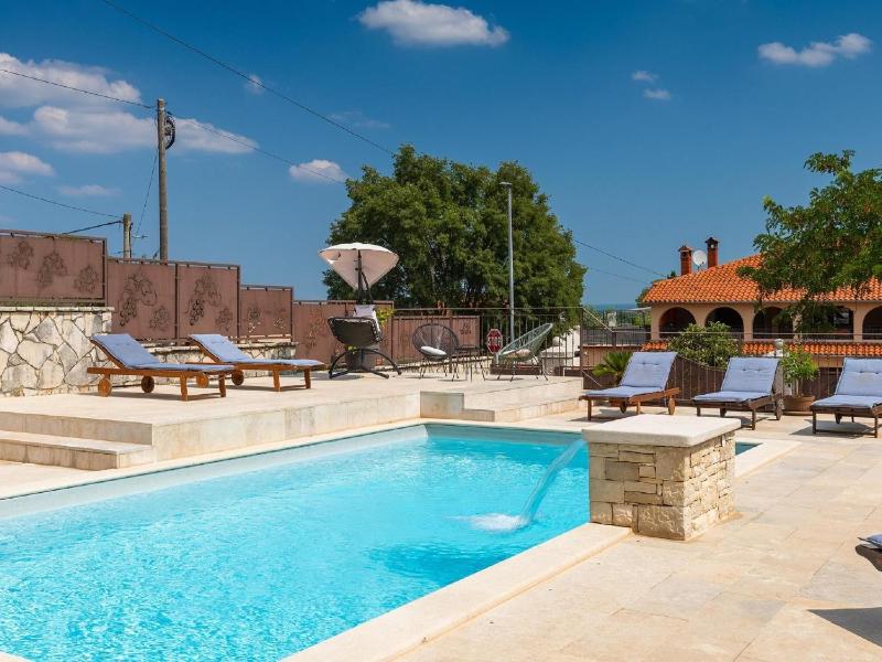 Holiday Home in Rovinjsko with Pool - image 14