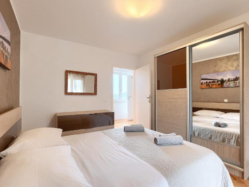 Holiday Home in Rovinjsko with Pool - image 10