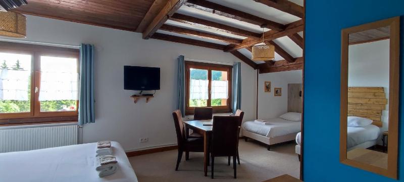 Quadruple Room with Private Bathroom image 1