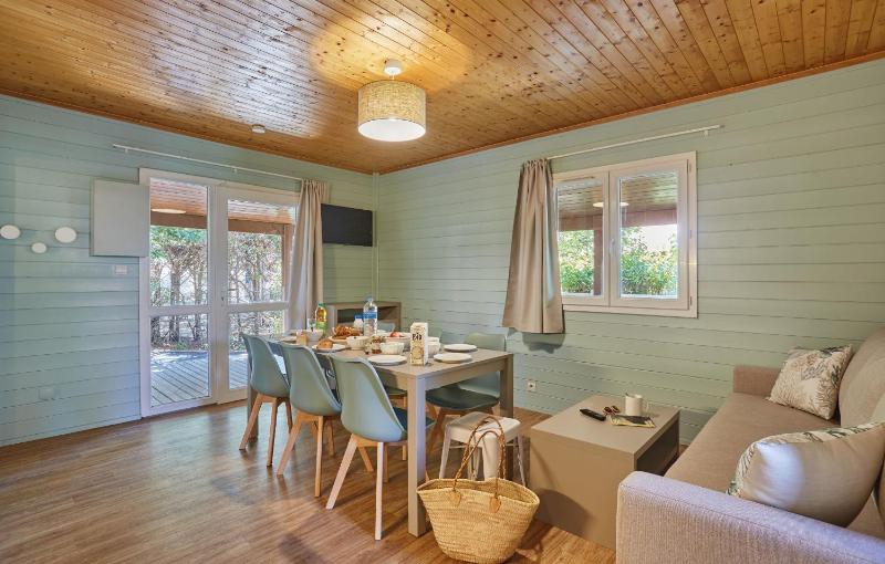 Chalet (6 Adults) image 3