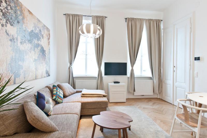 HeyMi Apartments Oper - image 6
