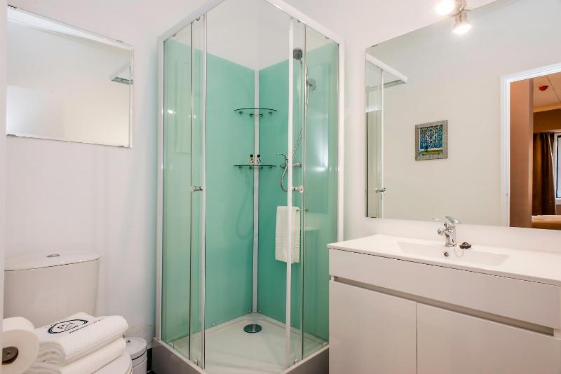 Deluxe King Suite image 2