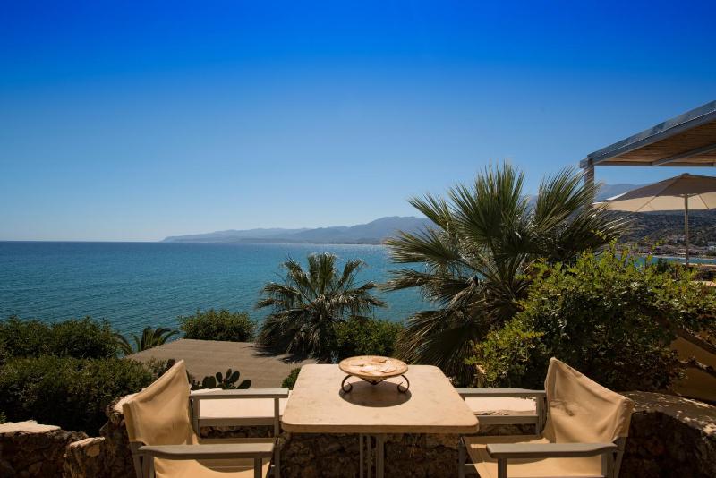 Studio with Sea View image 3