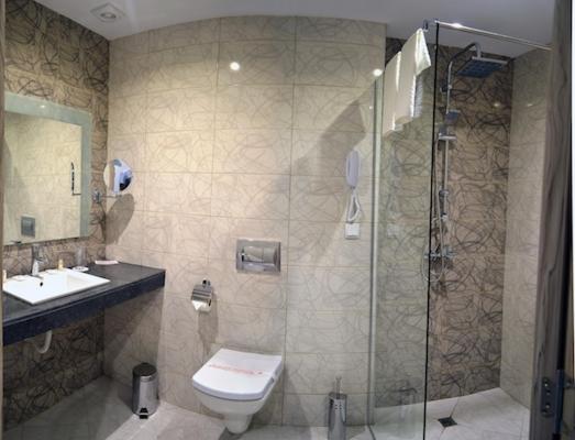 Double or Twin Room with Balcony image 4