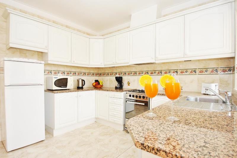 Villa Puerto Rico - com piscina aquecível e BBQ na Galé - image 30