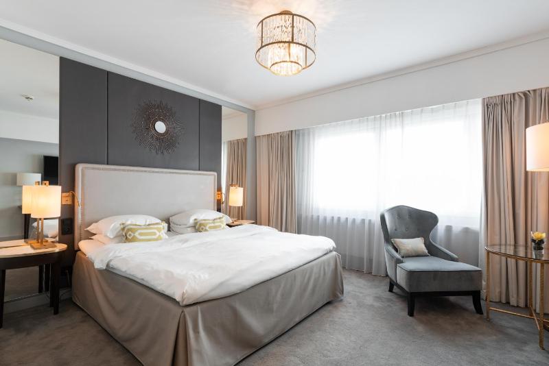 Standard Queen Room image 4