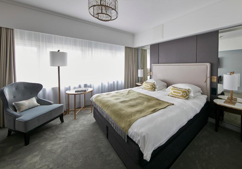 Standard Queen Room image 3