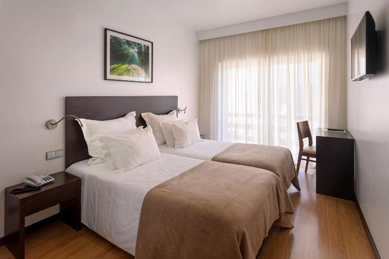 Superior Double or Twin Room image 4