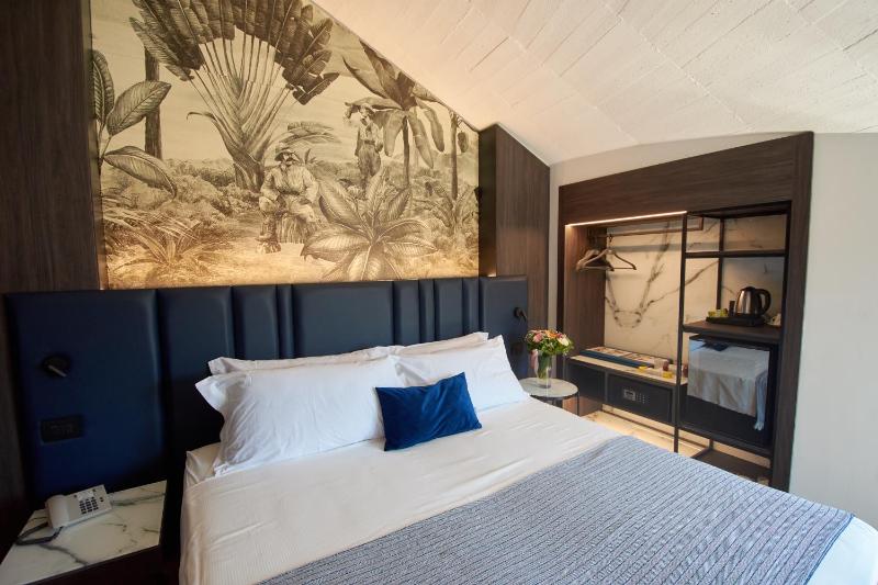 Superior Double Room image 4