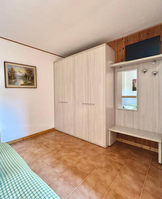 Double Room with Patio image 3