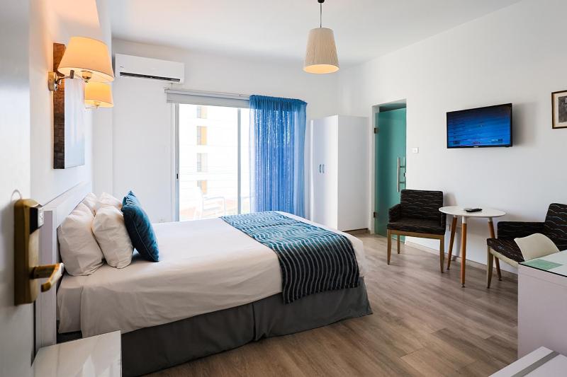 Standard Double or Twin Room image 1