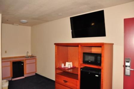 King Suite with Sofa Bed image 4