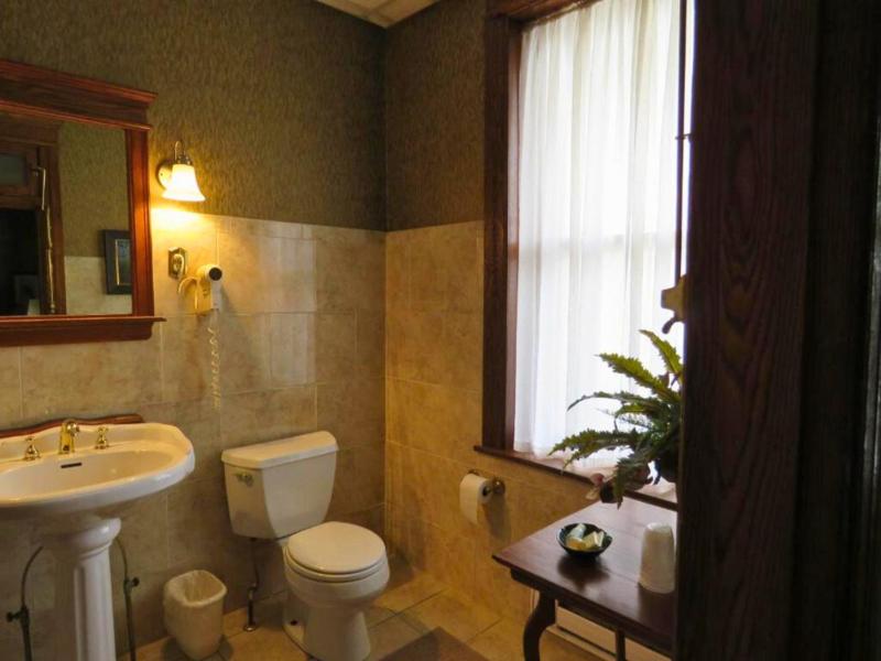 King Room image 4