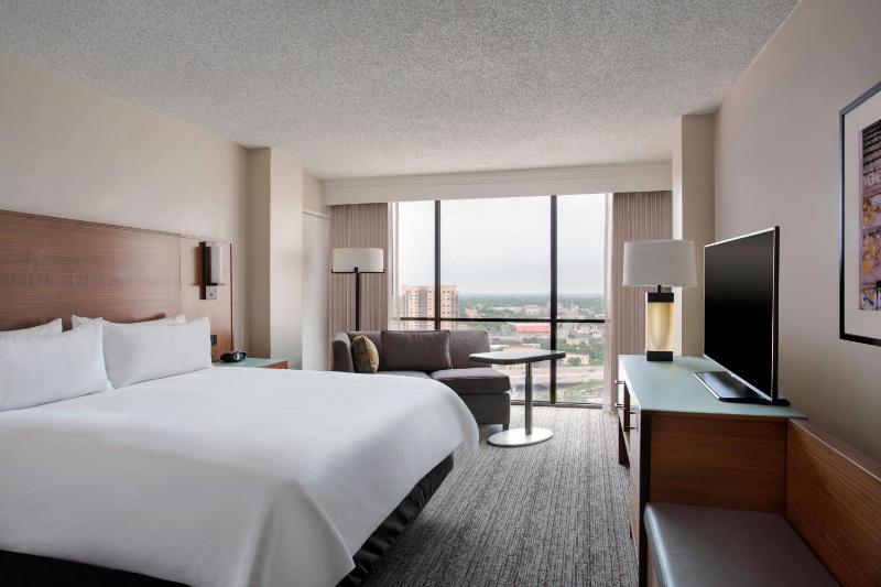 San Antonio Marriott Riverwalk - image 27