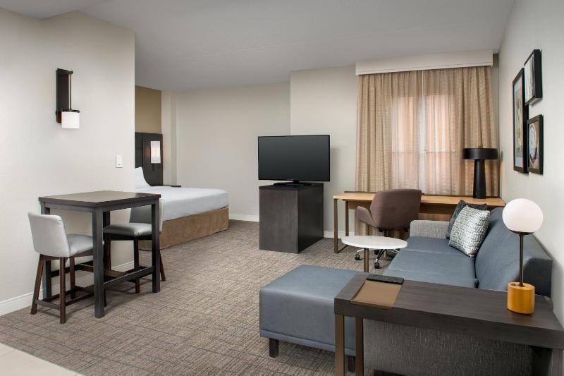 Residence Inn by Marriott Phoenix Airport - image 7