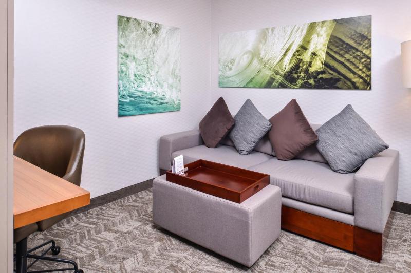 King Room with Sofa Bed image 3