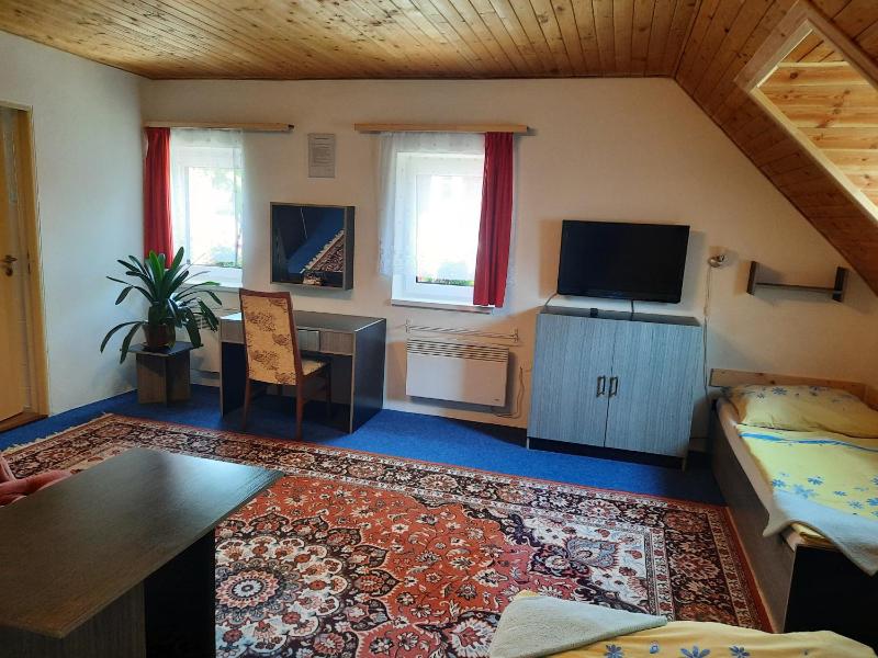 Family Room image 3
