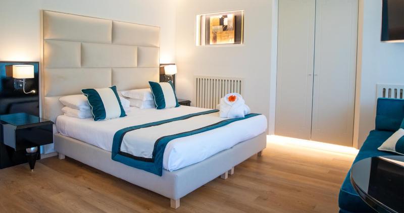 Executive Double Room image 3