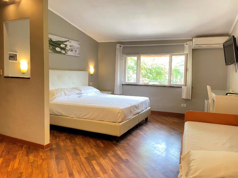 Triple Room image 1