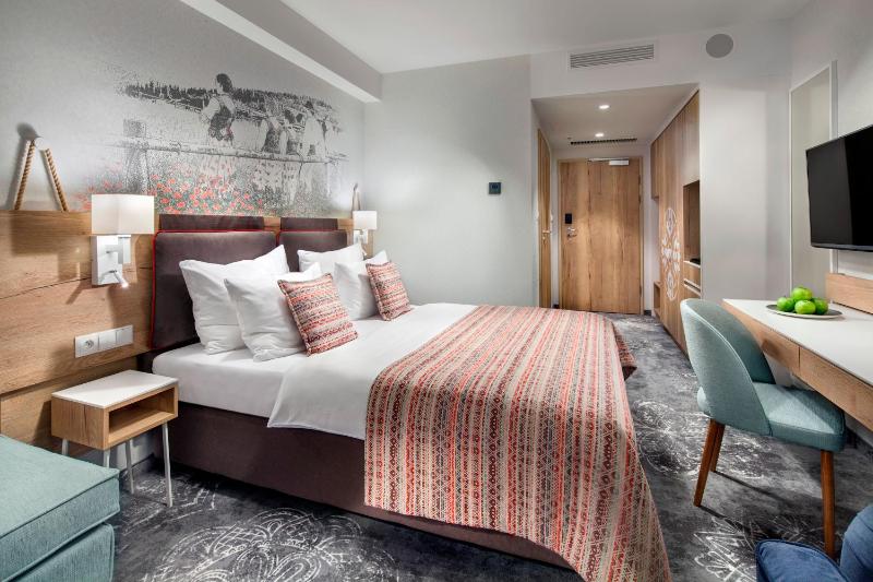 Superior Double Room with 1 double bed (without access to the thermal baths) image 3