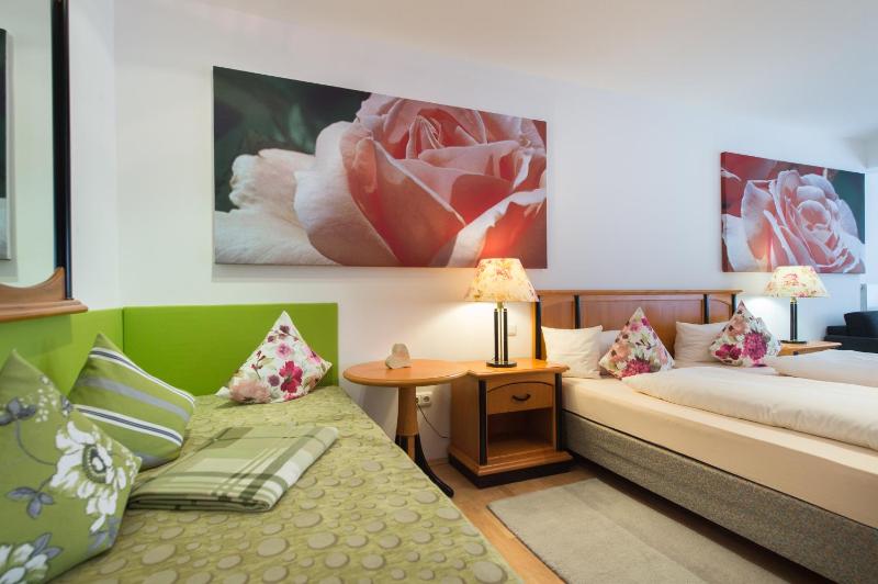 Quadruple Room image 3