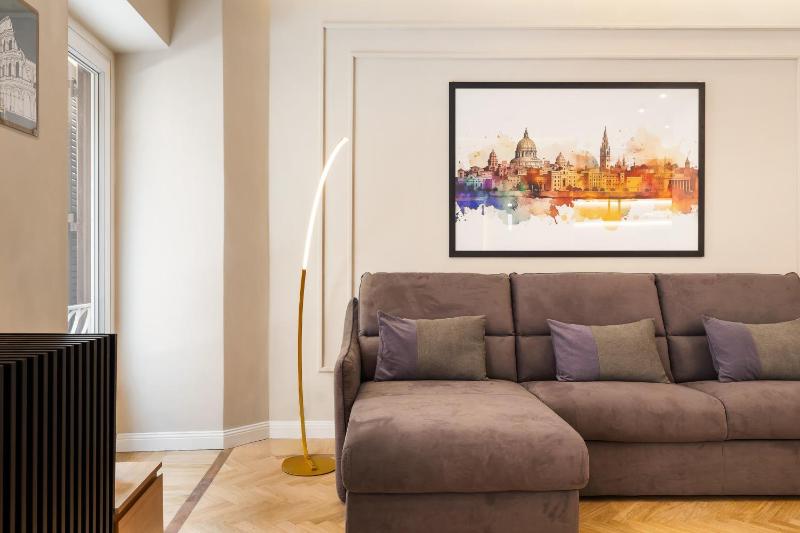 Spanish Steps Modern Gem - image 15
