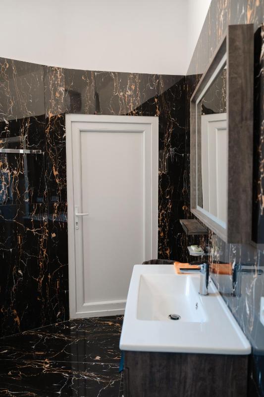 Luxury Apartment in Durres - image 3
