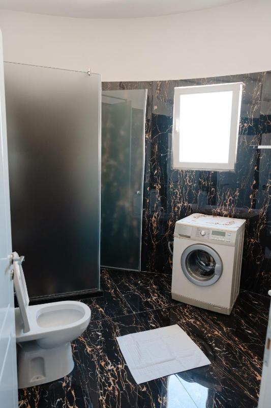 Luxury Apartment in Durres - image 9
