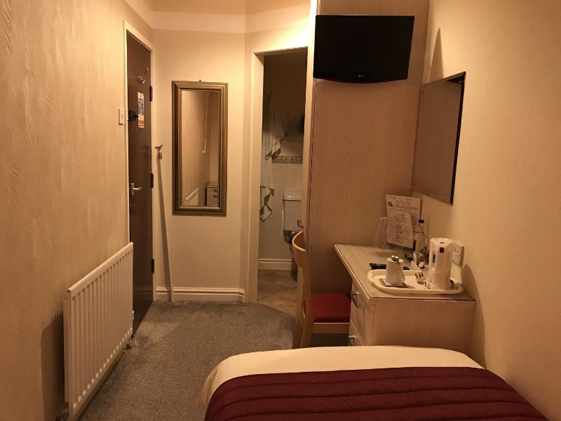 Single Room image 2
