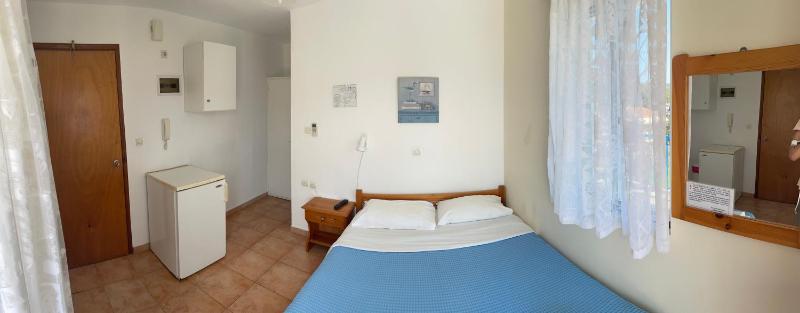 Double Room with Terrace image 4