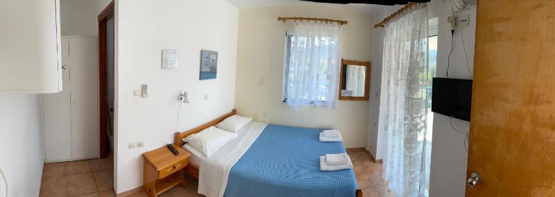 Double Room with Terrace image 3