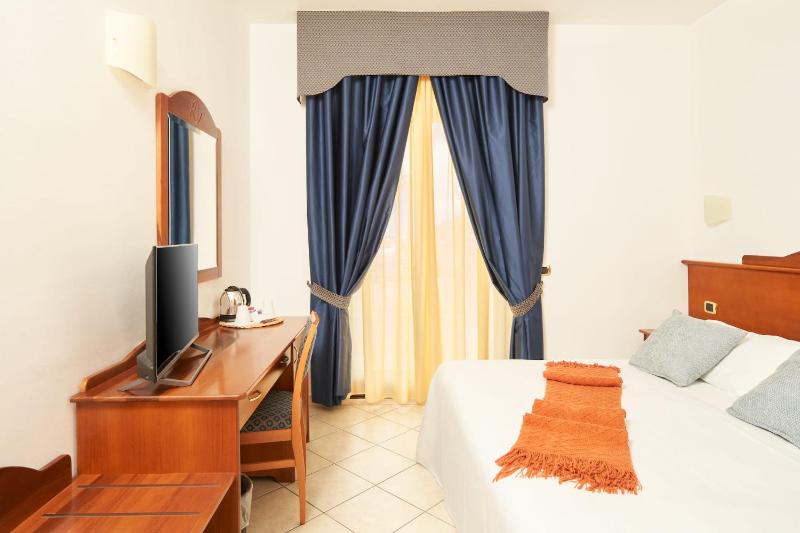 Superior Double or Twin Room with Balcony image 1
