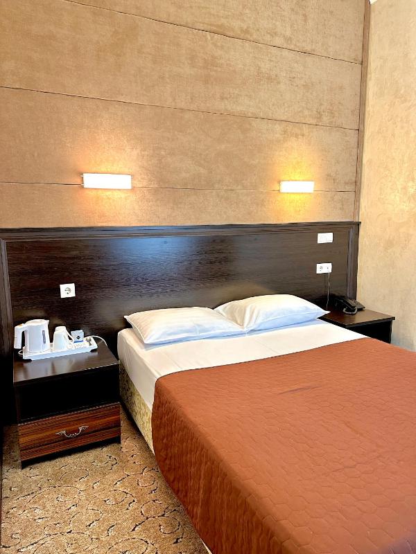Standard Double Room image 1