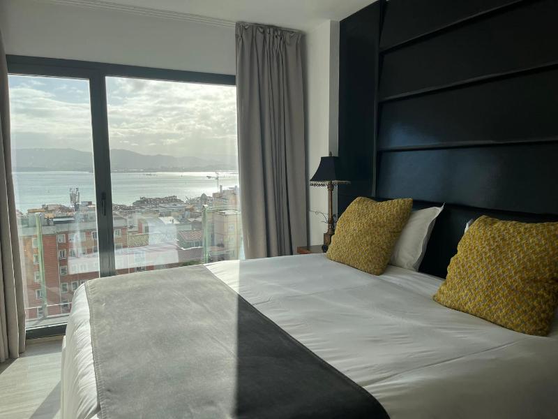 Comfort Double Room with Sea View image 3