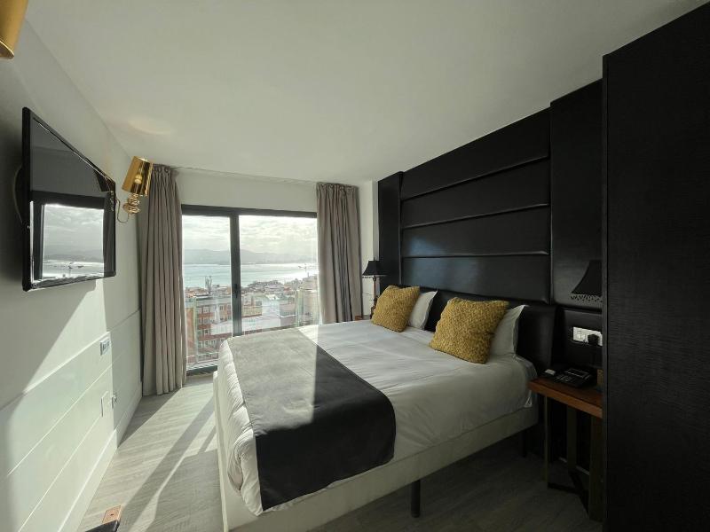 Comfort Double Room with Sea View image 2