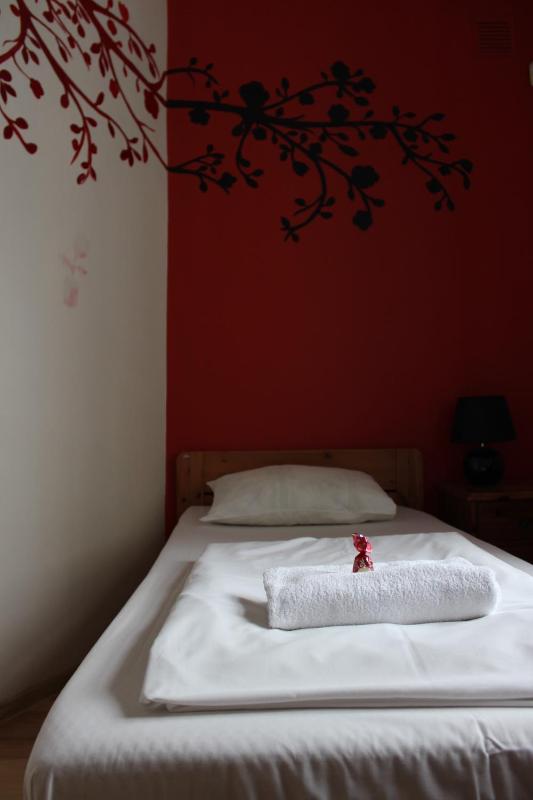 Single Room with Shared Bathroom image 4