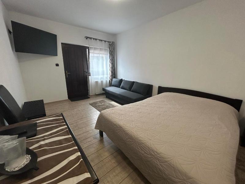 Deluxe Family Room image 3