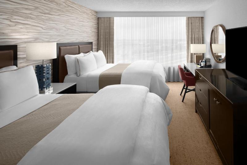 Executive level, Guest room, 2 Double, High floor image 1