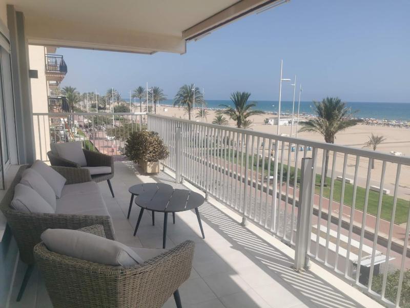 APARTAMENTO SOL Y MAR Primera Linea - image 8