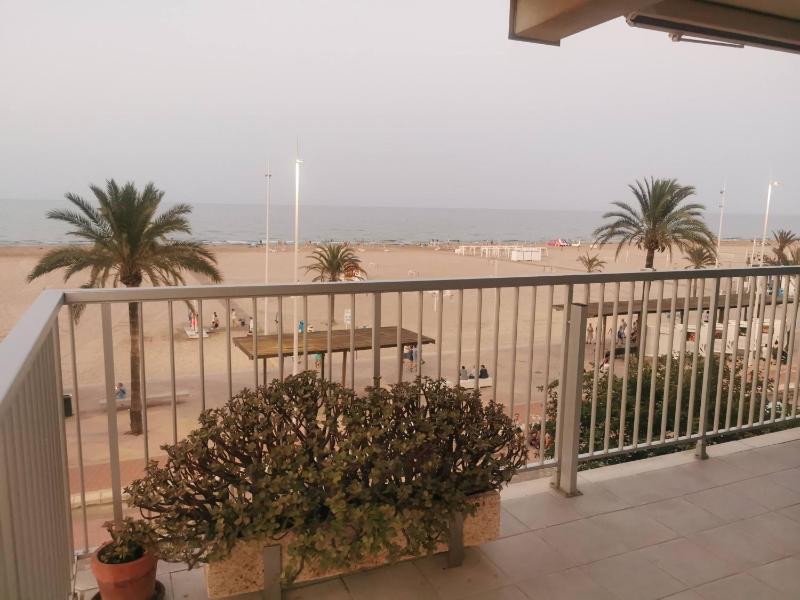 APARTAMENTO SOL Y MAR Primera Linea - image 18