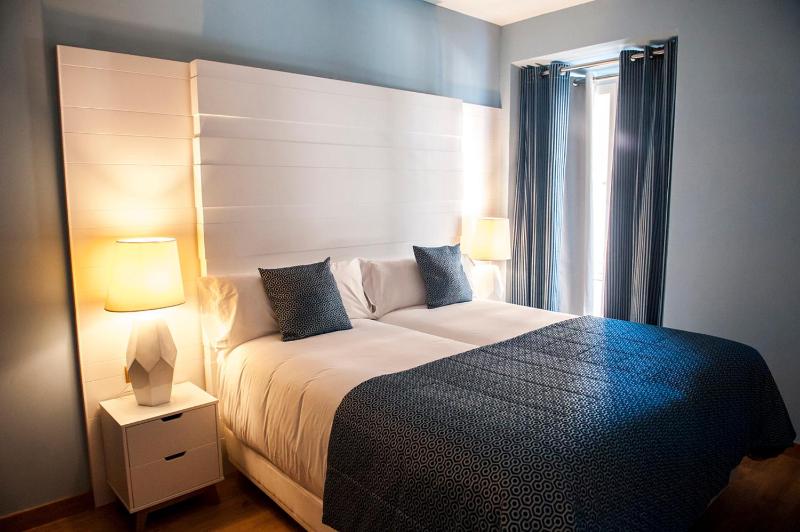 Apartamentos Art Suite Santander - image 11