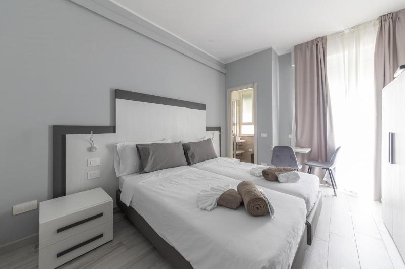 CHEZROMYK 2 the Kosher B&B - image 6