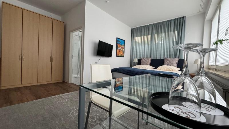 Family Room image 2