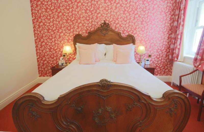 Superior King Room image 2
