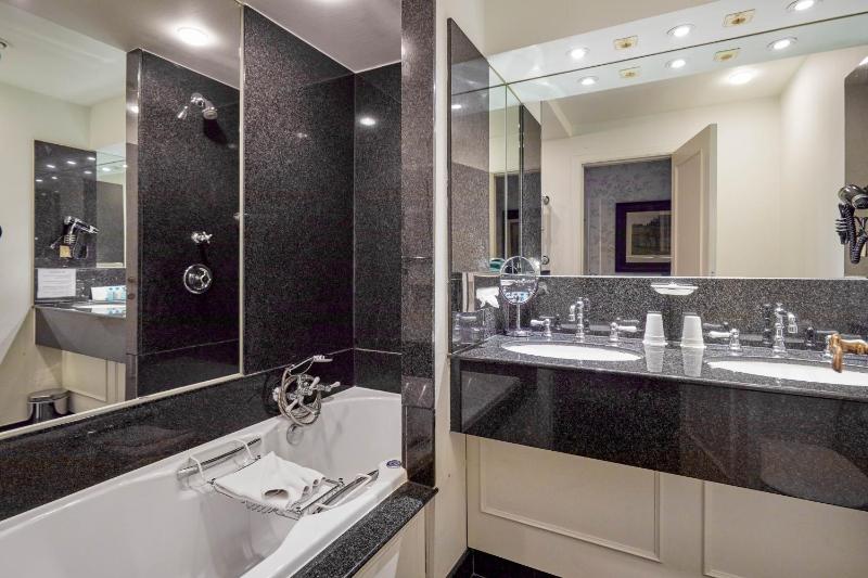 Junior Suite image 4