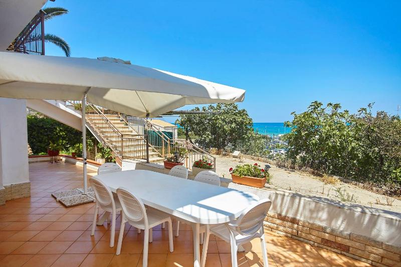 Villa Azzurra a pochi passi dal mare - image 25