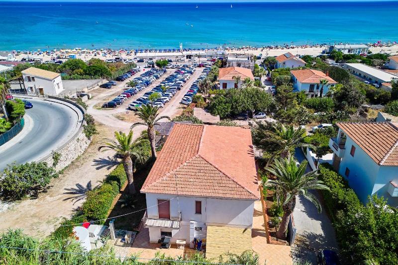 Villa Azzurra a pochi passi dal mare - image 22