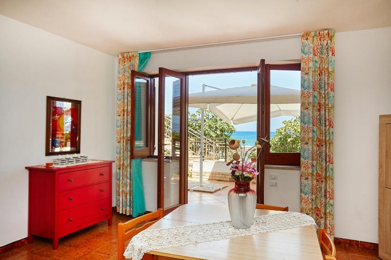 Villa Azzurra a pochi passi dal mare - image 7